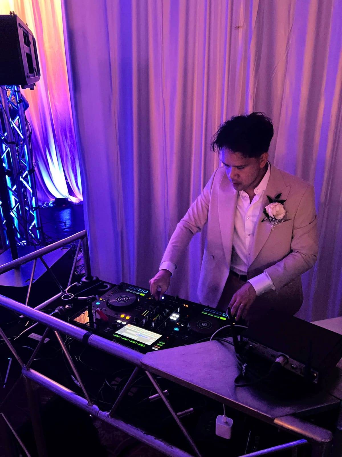 Wedding QR Code Sign Ideas: What to Write and Where to Put It