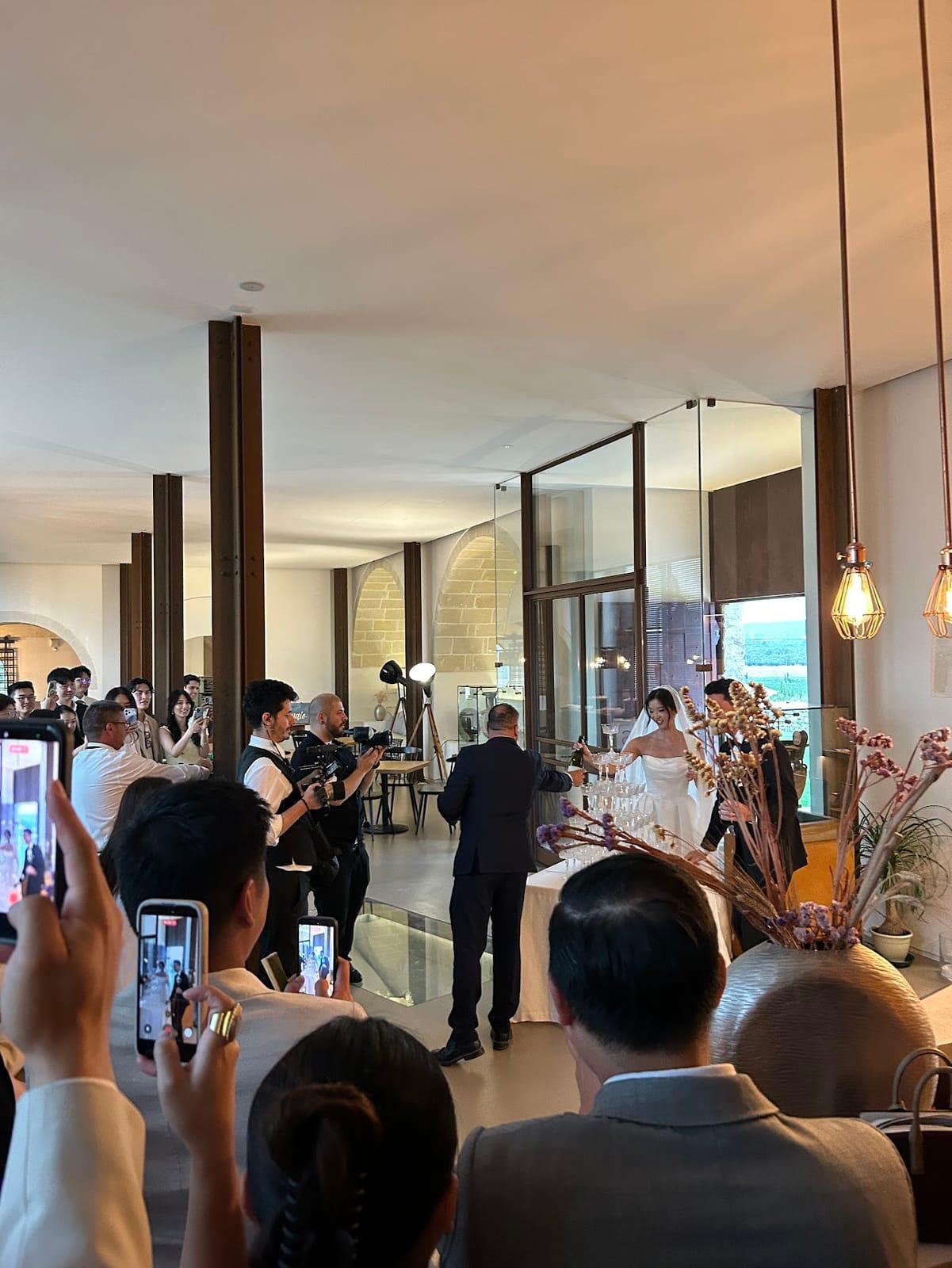 How to Collect Photos from All Your Wedding Guests (Without the Follow-Up Texts)