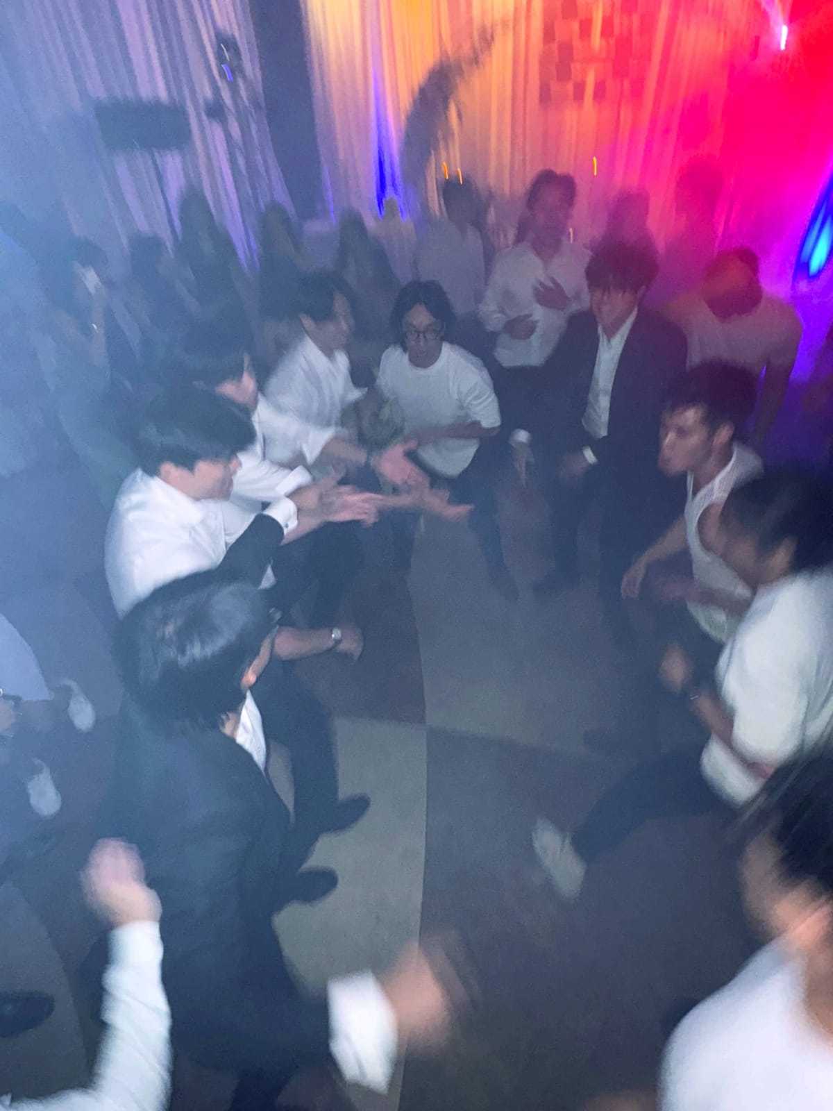 Disposable Cameras on Wedding Tables vs. a Digital Disposable Camera